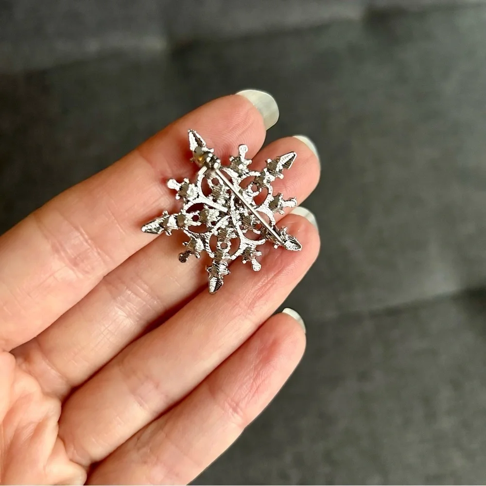 Silver Snowflake Rhinestone Fashion Brooch Pin Borealis